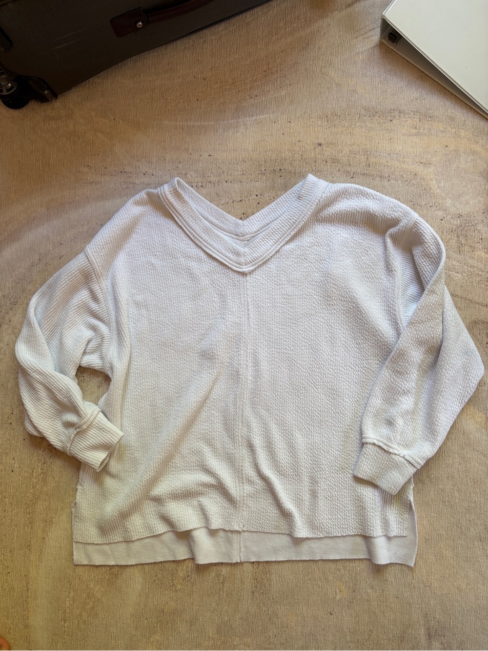 aerie Cream V-Neck Lightweight Women's Sweater